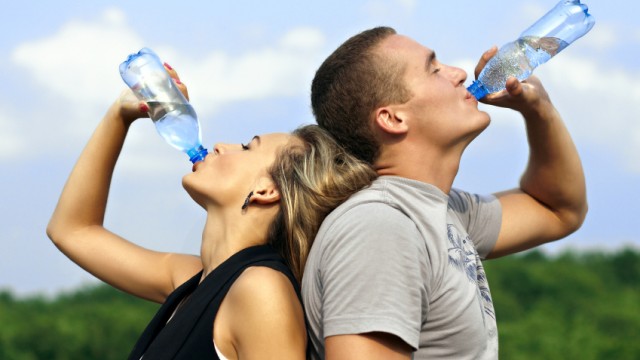 Priorize a hidratação neste verão