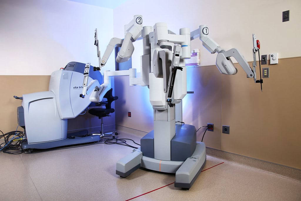 Cirurgia robótica é opção para tratar câncer de rim