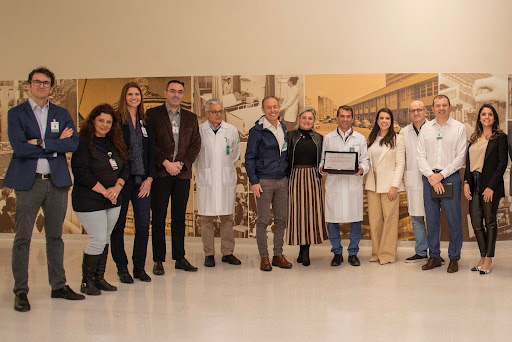 O Dr. Lucas Burttet é convidado no evento dos 10 anos da cirurgia robótica no HCPA