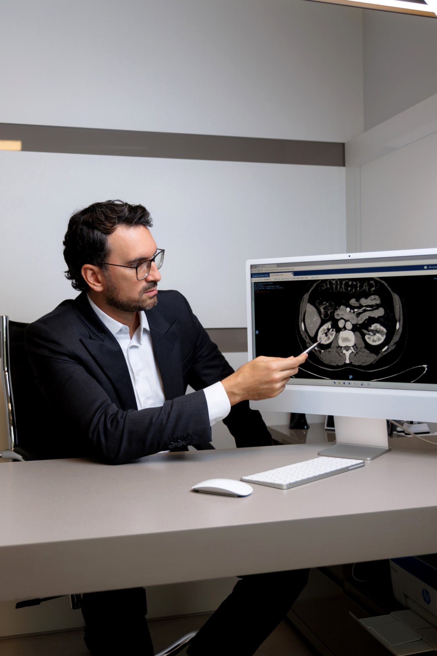 Dr. Lucas Burttet — Uro-oncologia