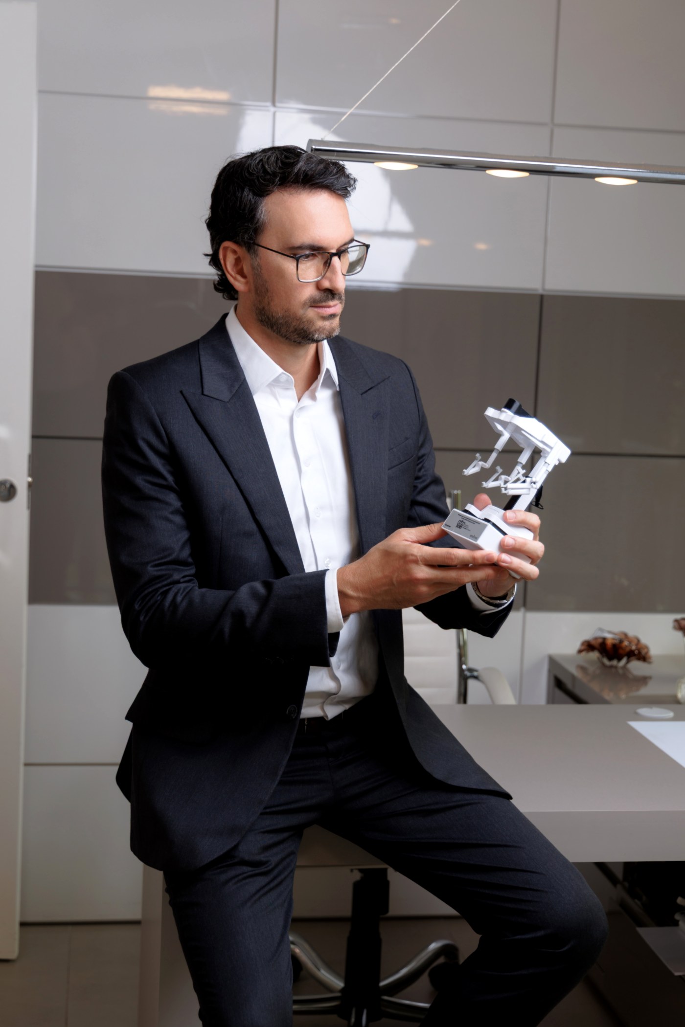 Dr. Lucas Burttet